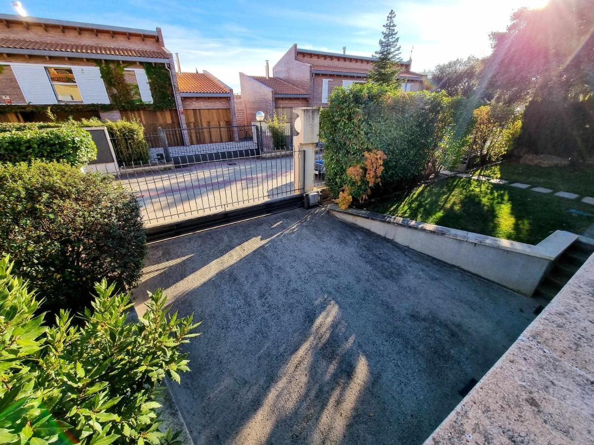 Villa Guara Golf Y Pool Comotucasa Nueno Exteriér fotografie